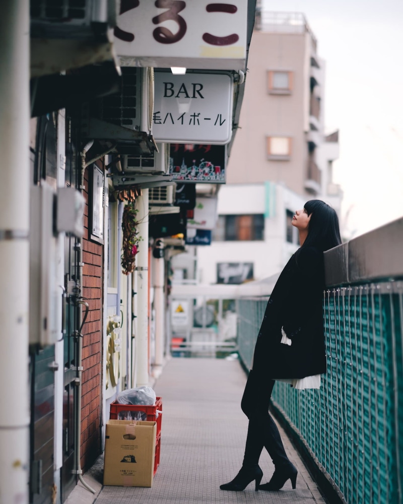 city, model, women outdoors, incidental people, Kanna Oyama, sign, walking, outdoors, building exterior, architecture, depth of field, nature, Asian, Tokyo Prefecture