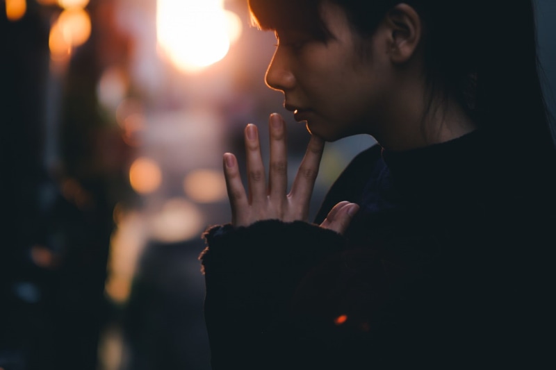 Kanna Oyama, Asian, face, black hair, cityscape, long hair, Takashi Yasui, closeup, Japan, sun rays, women, depth of field, women outdoors, black clothing