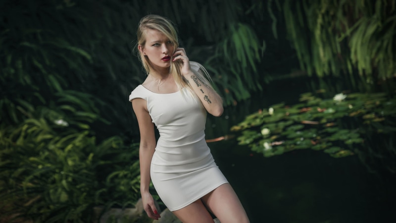 fashion, white dress, dress, blonde, hair, hairstyle, mini, cap, scoop, beauty, red nails, white, outdoors, 1080P, clothing, neck, lifestyles, blond hair