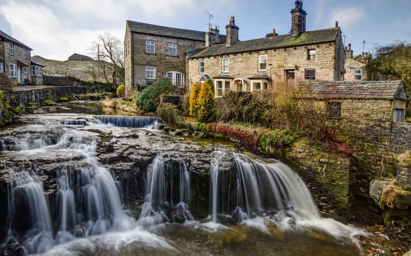 flowing water, long exposure, blurred motion, waterfront, brown, built structure, no people, 1080P, hills, building exterior, river, stones, nature, village