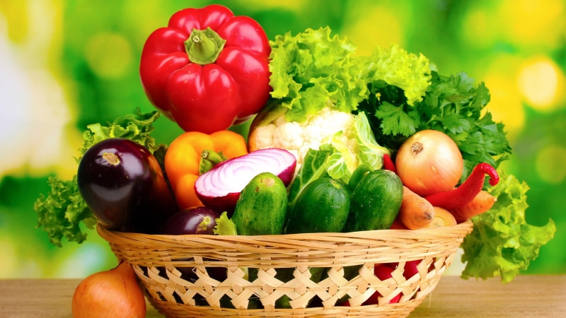 broccoli, nutrition, tomato, natural, container, produce, choice, restaurant, meal, freshness, fresh, wellbeing, cucumber, organic, bell pepper, red, healthy
