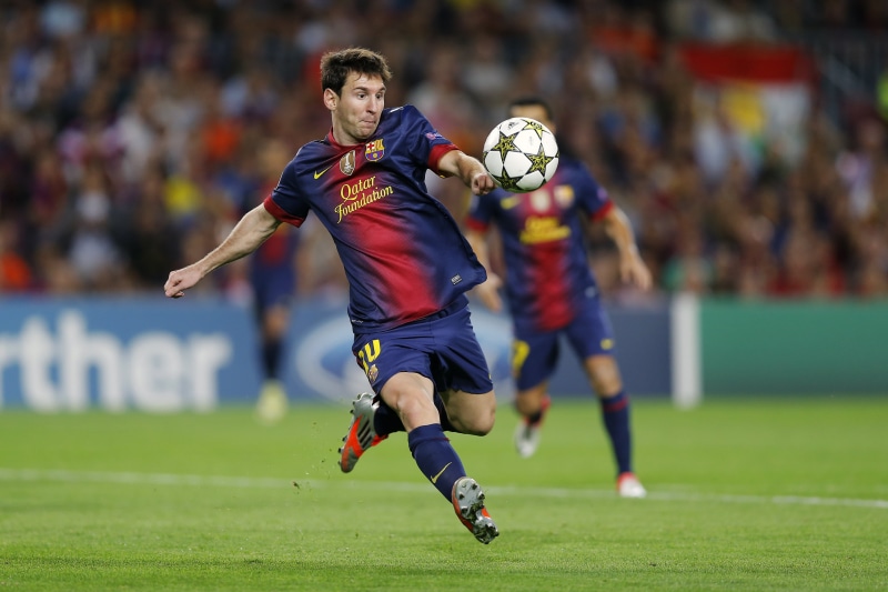 determination, skill, full length, stadium football, rivalry, outdoors, team, competitive Sport, lawn, kicking, people, defending, practicing, Champions League