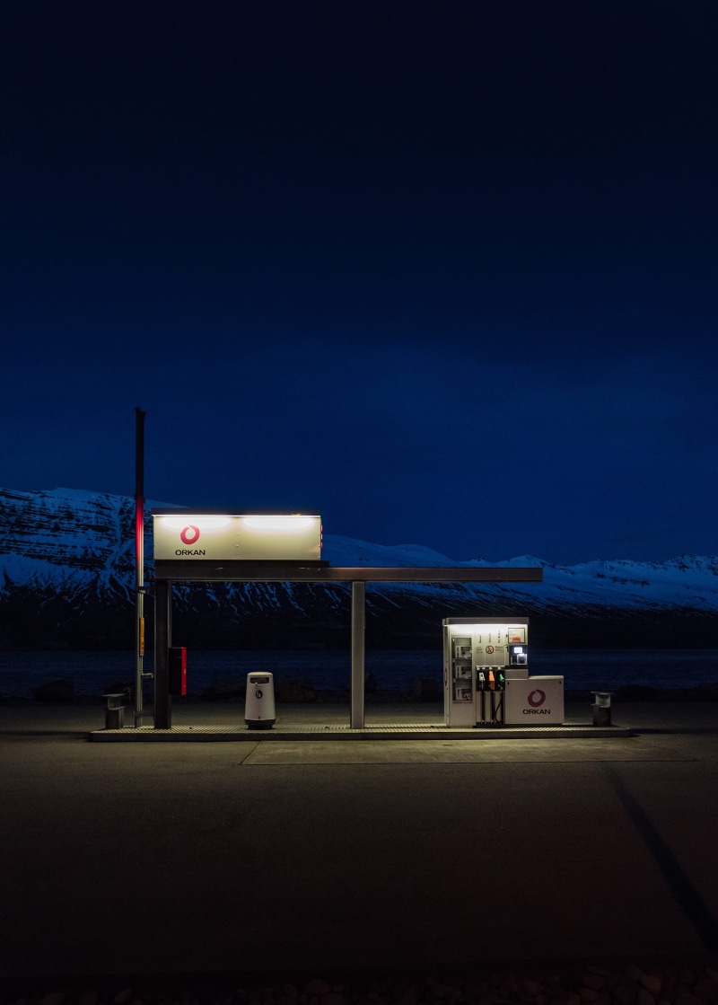 mountain ridge, filling, fuel and power generation, absence, oil industry, gasoline, nighttime, architecture, turned, lights, sky, alone, 2K, fuel pump