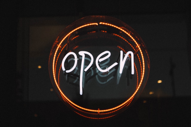 sign, Open, close-up, board, message, outdoors, design, reflection, western script, orange, light, yellow, night, communication, photo, 5K, neon, glass - material