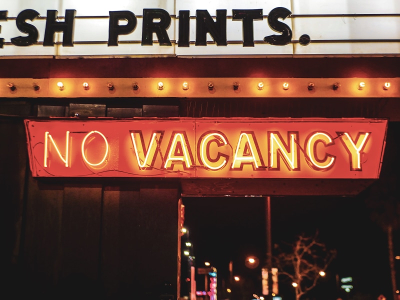 dark, diner, low angle view, nightlife, city, western script, no vacancy, neon sign, capital letter, neon, close-up, signalise, sign, lighting equipment