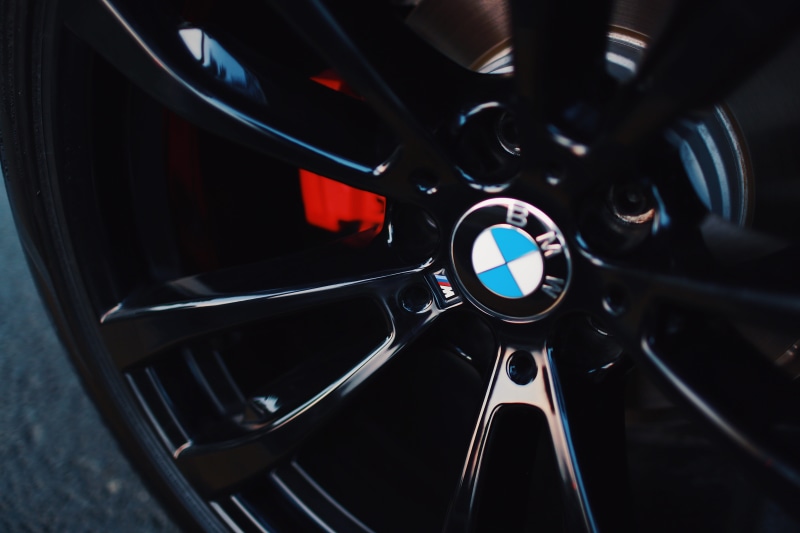 power, 5K, transportation, sport, no People, luxury, travel, black, vehicle, close-up, equipment, bmw, spoke, single Object, chrome, alloy, caliper, automobile