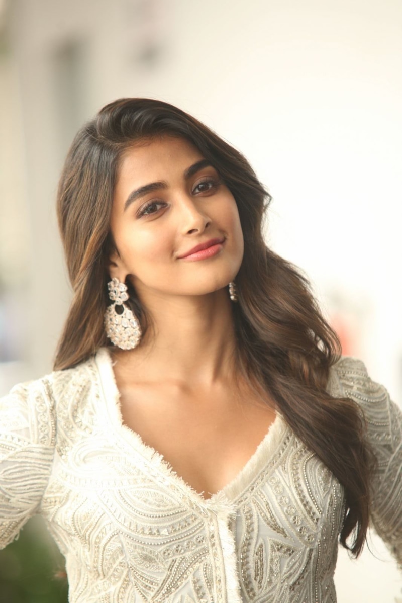 brunette, actress, women, dark hair, Indian, 720P, model, Pooja Hegde
