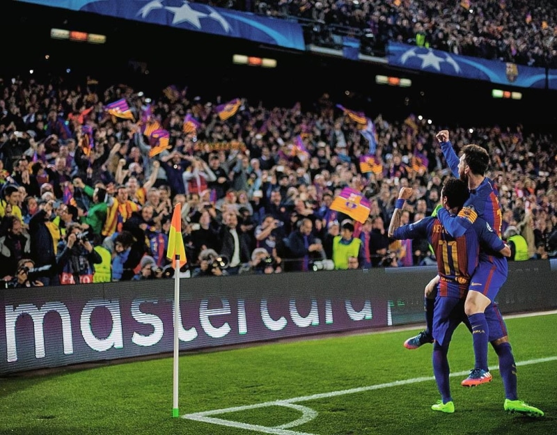 soccer clubs, real people, spectator, outdoors, women, soccer, Camp Nou, group of people, event, watching, stage, looking, performance, full length, Neymar