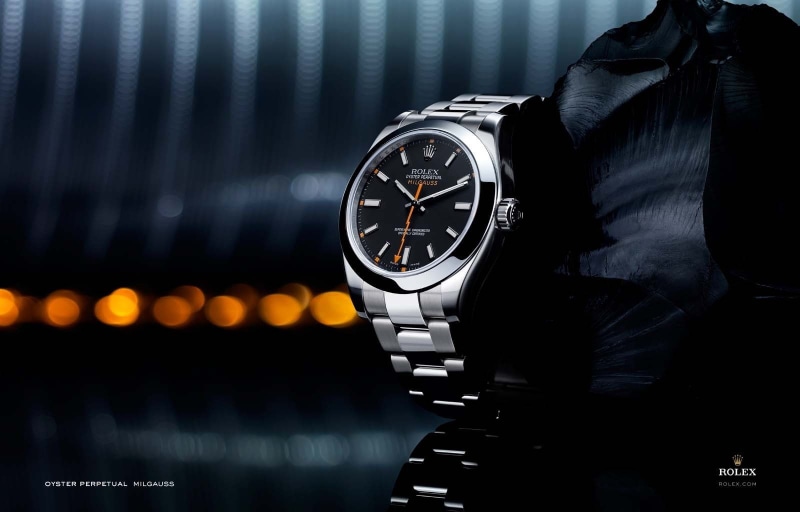checking the time, indoors, minute hand, selective focus, silver colored, metal, number, technology, close-up, dark, instrument of time, reflection, watch