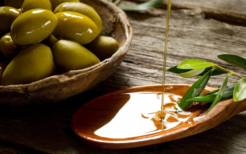 no people, olive, refreshment, vegetarian Food, 2K, plant, rustic, food, healthy Eating, wood - Material, indoors, close-up, green Color, plant part, freshness