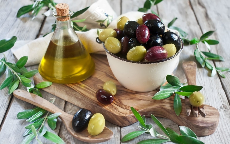 plant part, freshness, close-up, olive oil, still life, herb, wood - material, 1080P, green color, oil, food and drink, no people, container, wellbeing