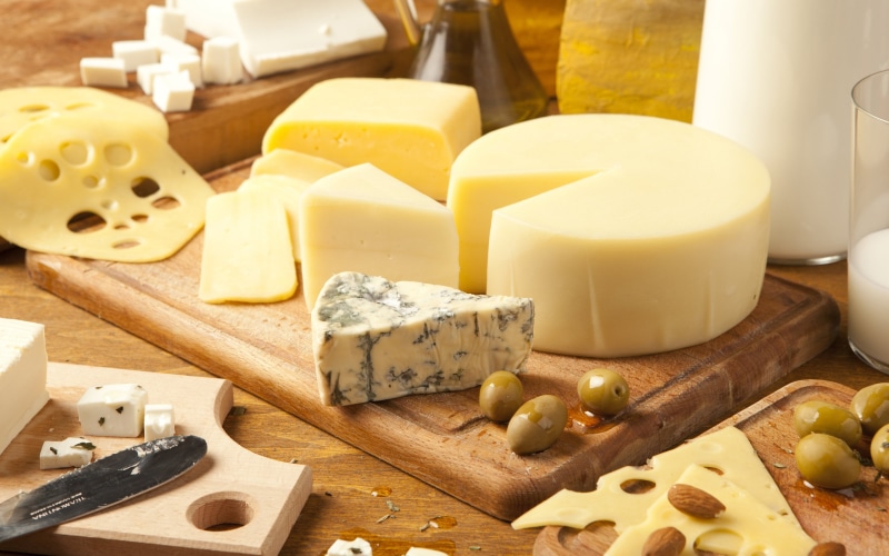 choice, yellow, food, variation, swiss Culture, cheese, preparation, table, wood - Material, homemade, still life, preparing food, temptation, brie, cheddar - Cheese