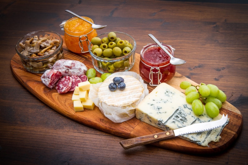 grapes, Jam, blueberries, food, still life, mushroom, wooden surface, cheese, 1080P, cutting board, olives