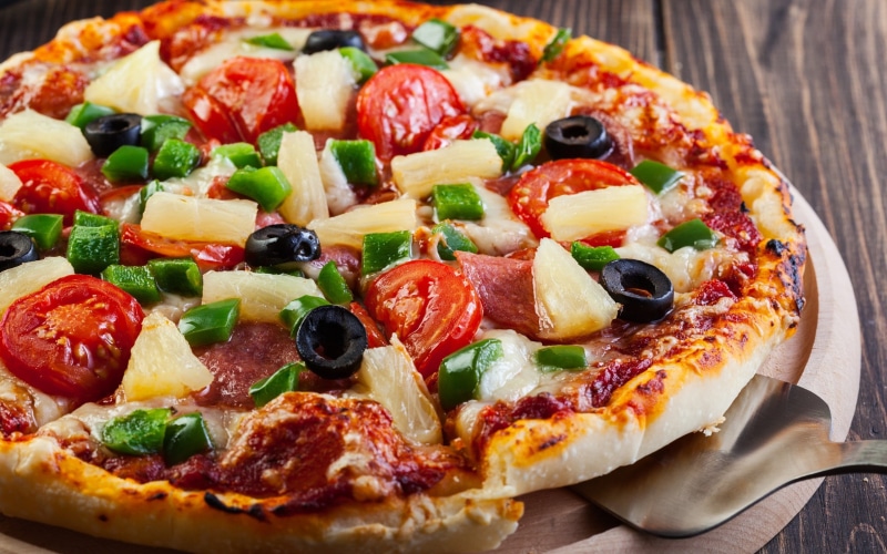 fruit, freshness, close-up, pineapples, tomatoes, table, food and drink, fast food, still life, indoors, 2K, olives, vegetable, pepperoni, food, unhealthy eating