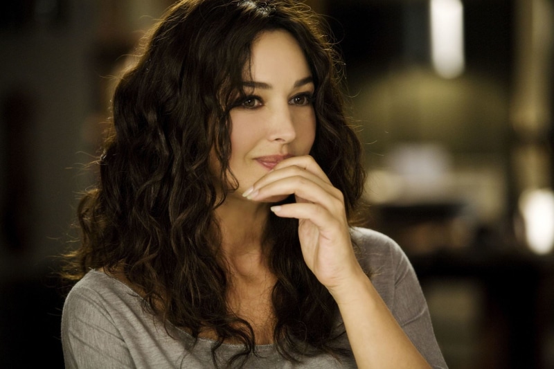 1080P, contemplation, young adult, looking, brunette, focus on foreground, beautiful woman, beautiful people, s, portrait, long hair, neck, Monica Bellucci
