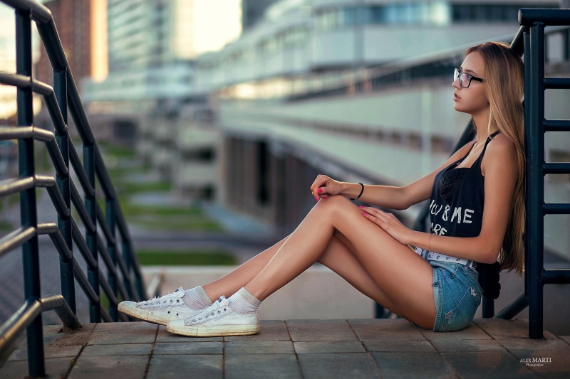 sneakers, women with glasses, 2K, outdoors, s, portrait, fashion, brunette, socks, looking away, beauty, jean shorts, lifestyles, beautiful woman, alex marti