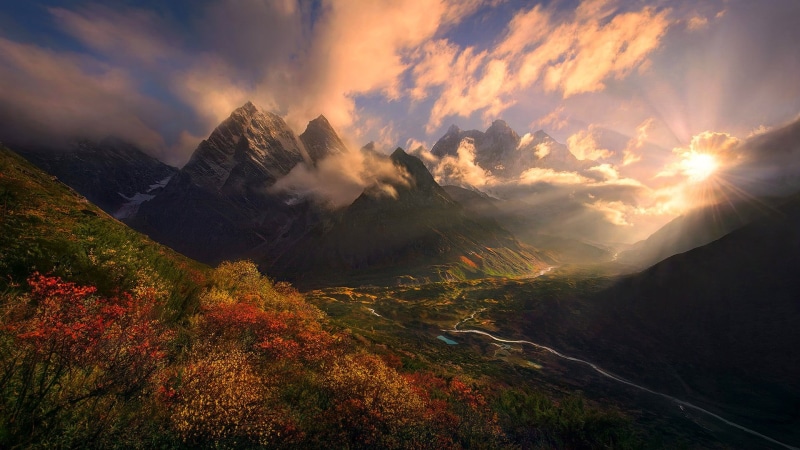 shrubs, tranquility, land, mist, lens flare, non-Urban Scene, travel, sky, morning, fog, mountains, valley, sun rays, yellow, meadow, multi Colored, sunset