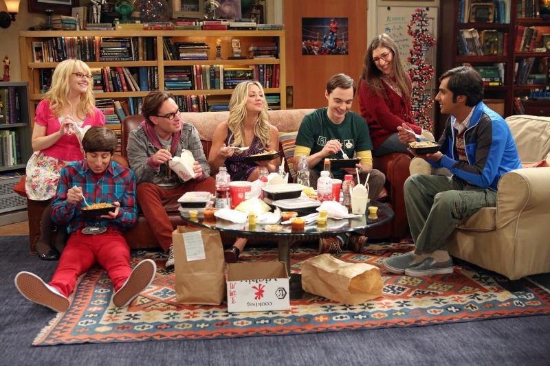 relaxation, furniture, males, Sheldon Cooper, child, Johnny Galecki, sitcom, multi-Ethnic Group, drink, living Room, Penny, group Of People, smiling, casual Clothing