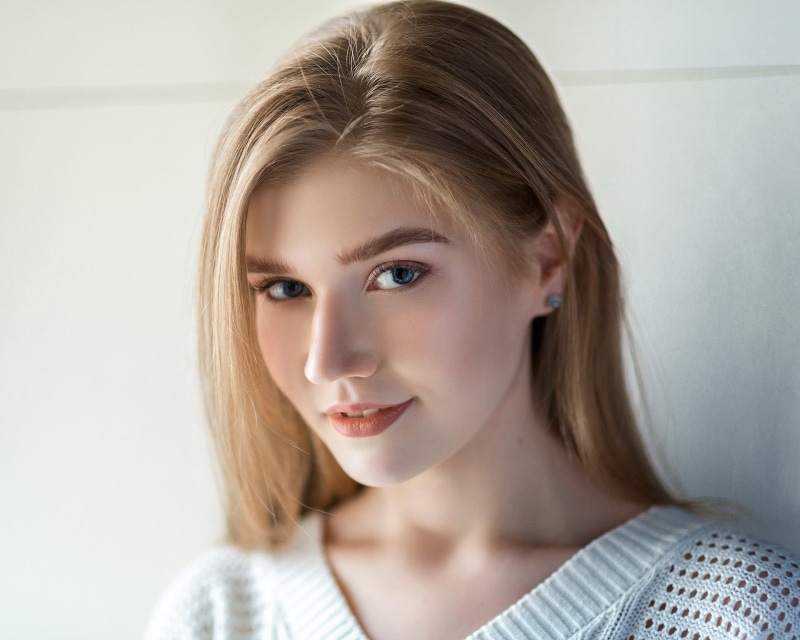 teenager, white sweater, looking at viewer, headshot, 1080P, beautiful woman, beauty, child, hairstyle, close-up, portrait, body part, blue eyes, beautiful people