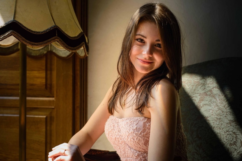 brunette, s, front view, indoors, Dana Kareglazaya, 1080P, real people, long hair, leisure activity, beauty, portrait, brown eyes, beautiful woman, women