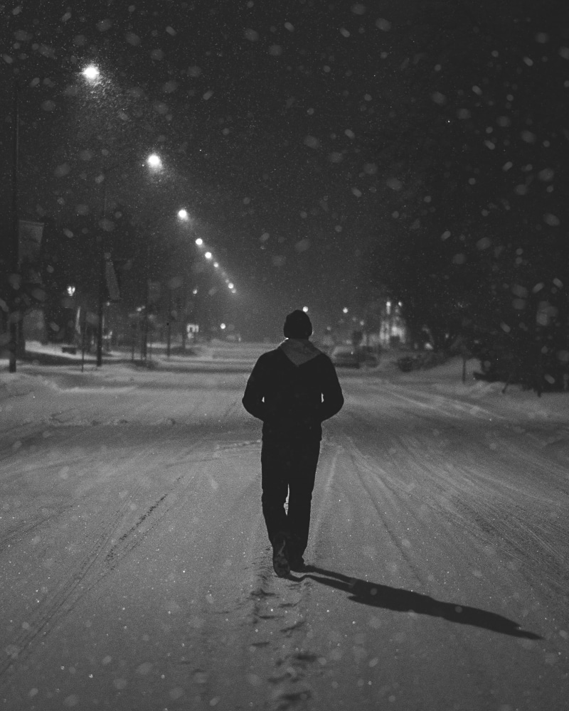 lifestyles, real people, shadow, nature, full length, bandw, outdoors, rear view, 2K, snow, late, winter, cold temperature, leisure activity, alone, illuminated