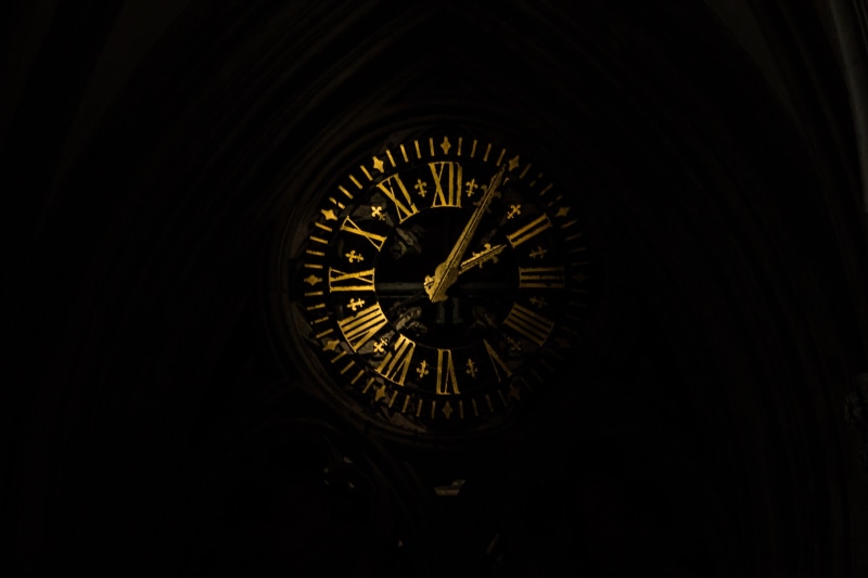 vintage, 2K, evening, design, yellow, dark, pattern, indoors, geometric shape, roman numeral, analog, black background, no people, black Color, minute