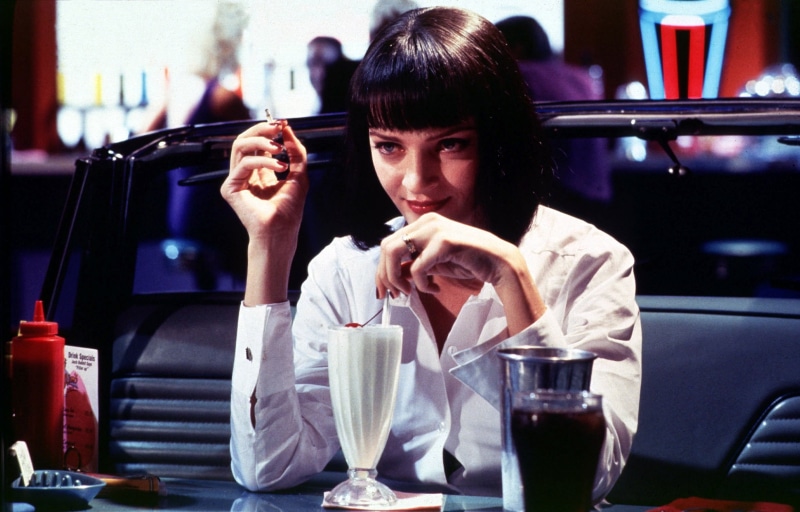 1080P, pub, drinking, nightlife, glass, headshot, front view, white, lifestyles, focus on foreground, whiskey, real people, beauty, women, caucasian Ethnicity