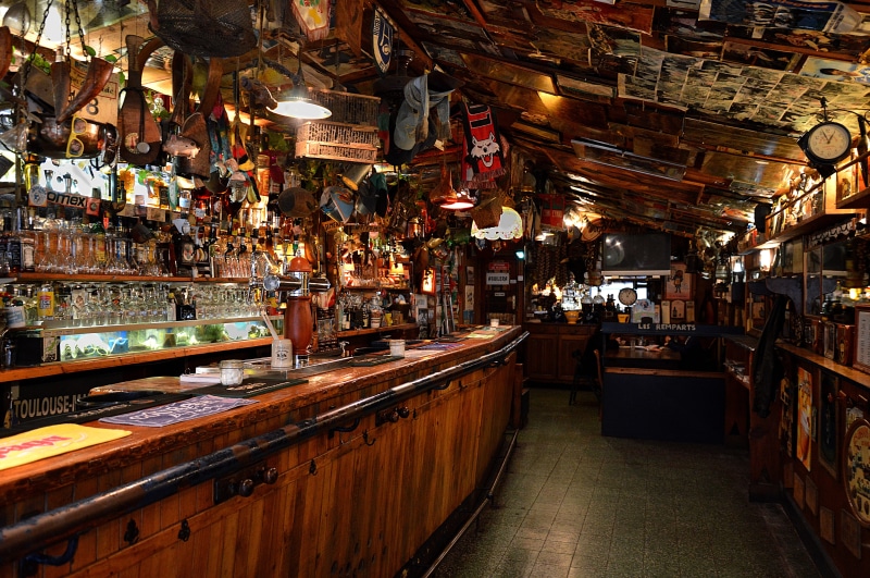 Bar, Coffee, built structure, 5K, market, a pub, lighting equipment, no people, city, bayonne, shop, food and drink, bar - drink establishment, architecture