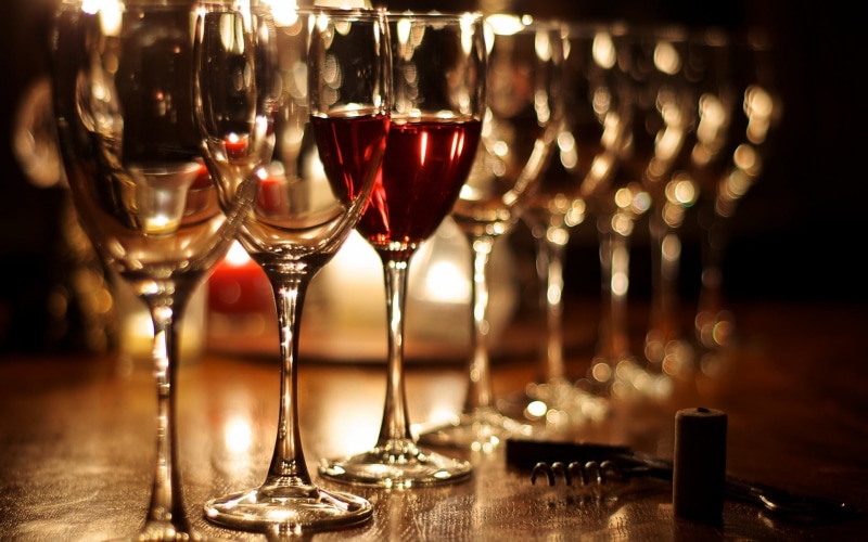 close-up, table, lot, alcohol, red wine, no people, drink, transparent, glass - material, food and drink, household equipment, bar counter, refreshment