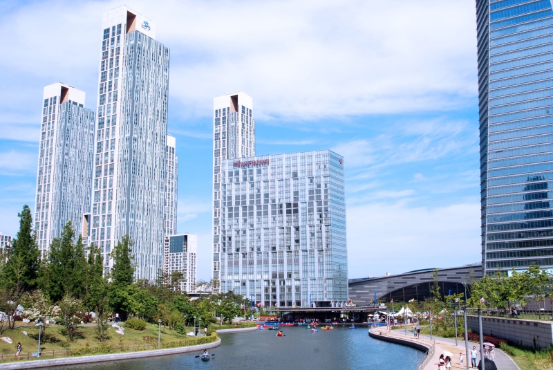 sky, new songdo city, architecture, incheon, korea, cityscape, office building exterior, nature, outdoors, tree, plant, skyscraper, park, modern, built structure