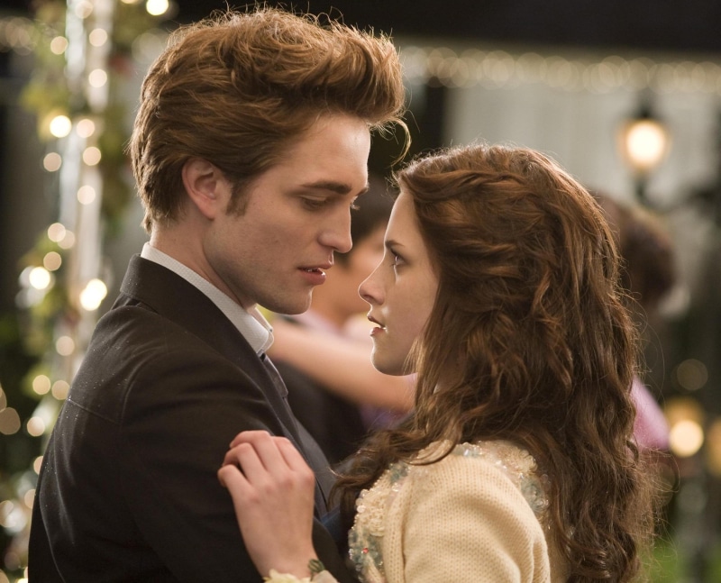 women, suit, loving, beautiful People, actors, portrait, Pattinson, heterosexual Couple, men, 1080P, bride, enjoyment, males, falling in love, romance