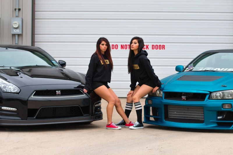 buying, 1080P, gtr, happiness, retail, casual clothing, skyline, women, smiling, young Women, mode of Transport, architecture, cheerful, beautiful, caucasian Ethnicity