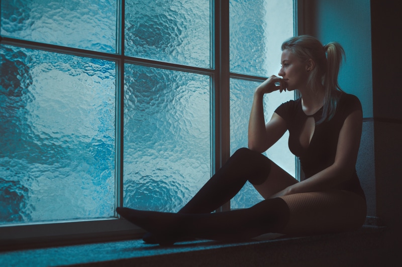 ponytail, window sill, women, fishnet stockings, knee-highs, 5K, fishnets, blonde, bodysuit, sitting, cleavage
