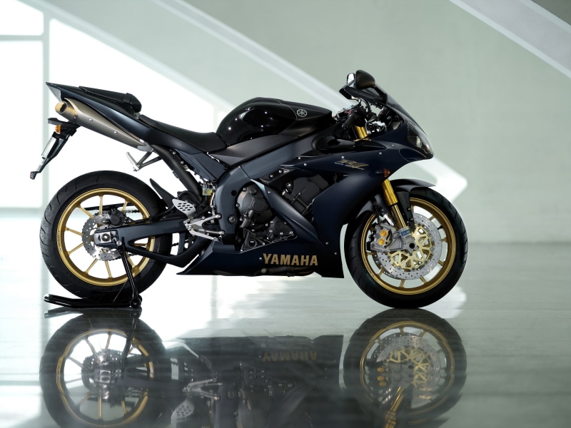 motorcycle, wall - building feature, yamaha, bike, stationary, speed, wheel, city, street, yamaha yzf-r1, black color, indoors, bicycle, power, cycling