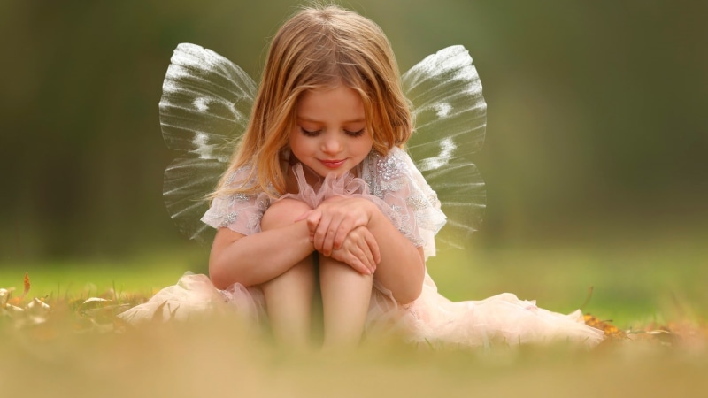 relationship, attractive, grass, casual, cute, home, two, caucasian, kid, outdoors, fun, 1080P, cheerful, people, adult, joy, family, parenthood, person