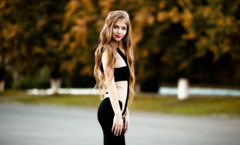 side view, three quarter length, blonde, women, young women, beautiful woman, hairstyle, adult, blue eyes, beauty, depth of field, focus on foreground