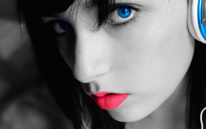 beauty, one person, black background, sadness, headphones, contemplation, selective coloring, looking at viewer, body part, young adult, women, model, young women
