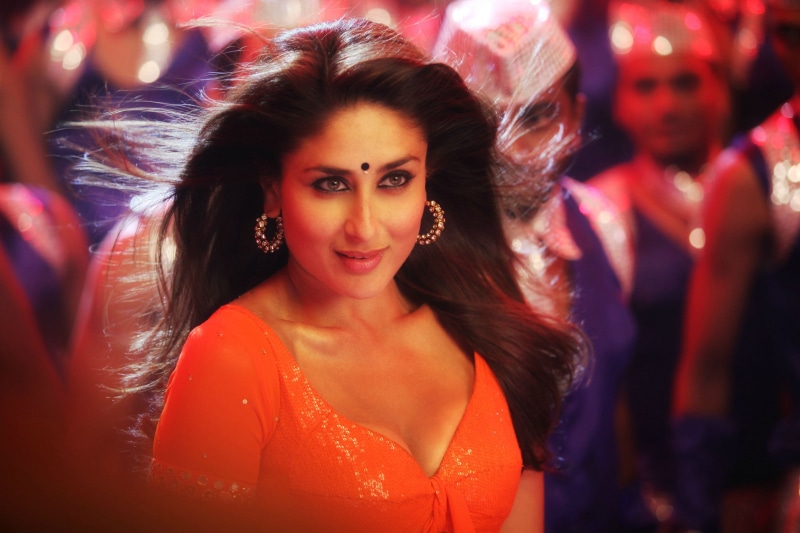 looking at camera, halkat, young adult, real people, Movies, kareena, song, front view, jawani, leisure activity, beautiful woman, nightlife, young women
