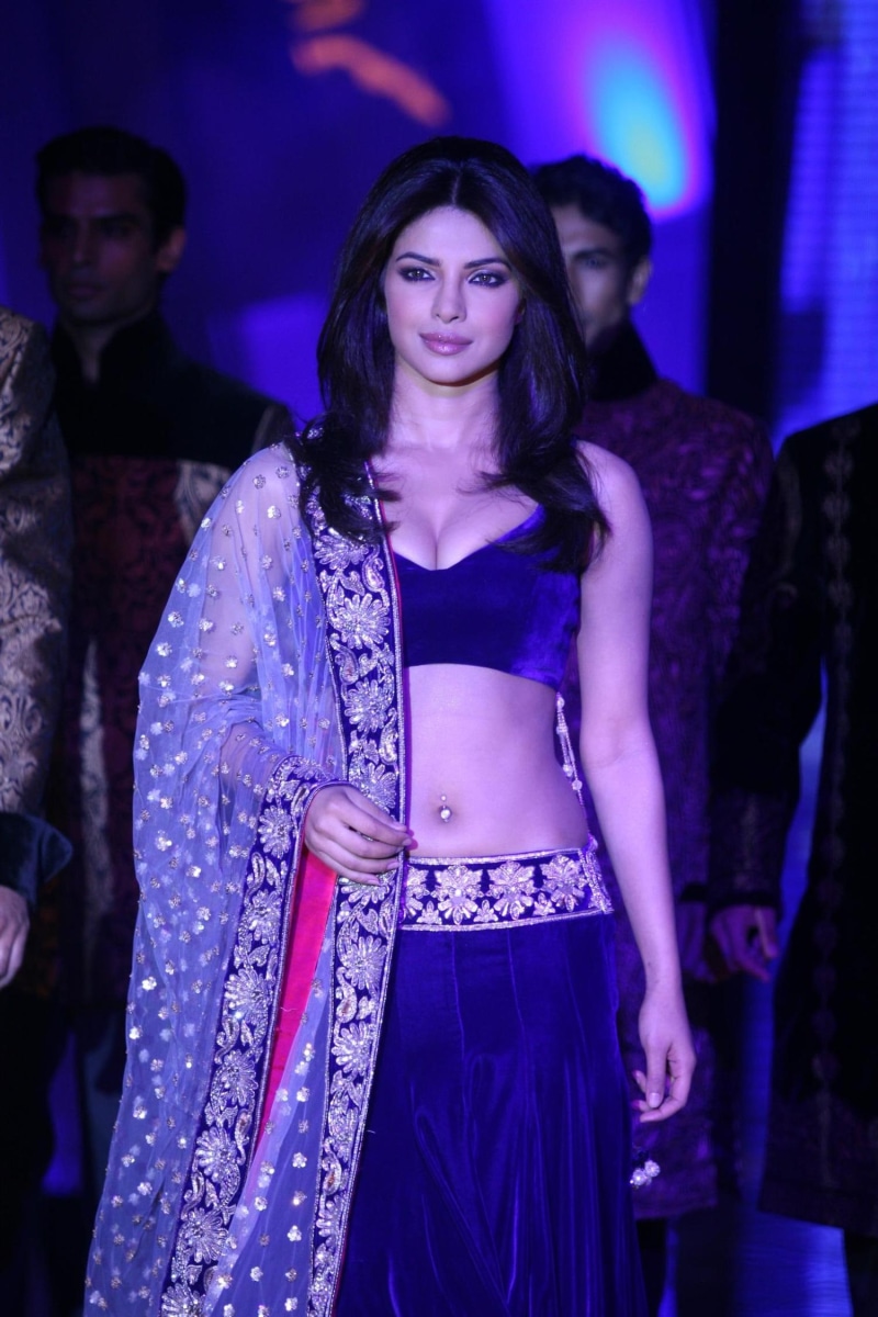 beautiful people, beautiful woman, young women, nightlife, beauty, 1080P, fashion, clothing, priyanka, arts culture and entertainment, hairstyle, smiling
