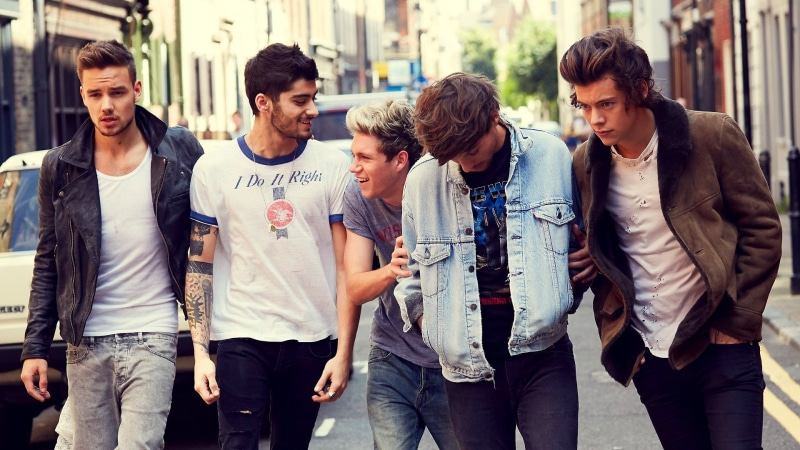 group of people, Band (Music), three quarter length, real people, people, teenage boys, standing, street, city, togetherness, direction, casual clothing