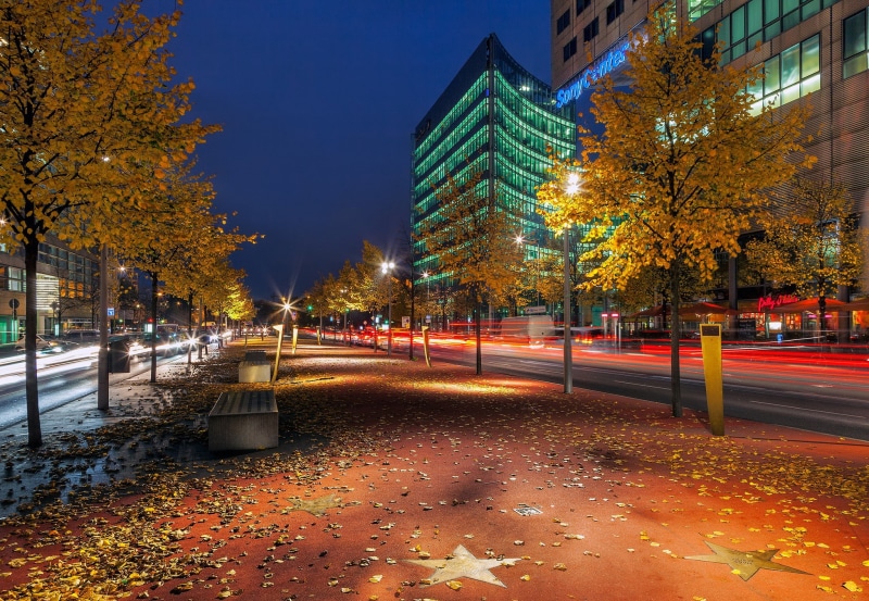 leaves, Night, Berlin, building, 1080P, stars Boulevard, germany, stars, road, der, Autumn, Potsdamer Platz, trees, benches, city, endurance, Deutschland