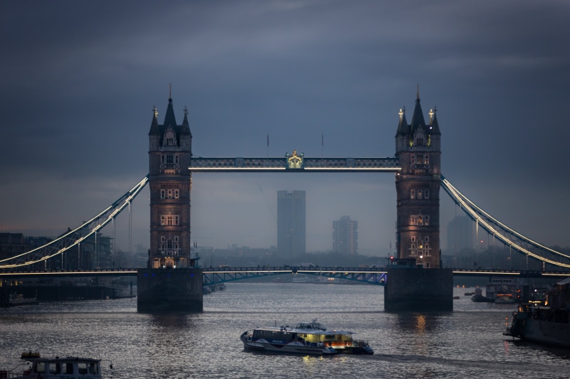 bridge - Man Made Structure, canon, at night, famous Place, night, international Landmark, 70-200mm, twin, 5K, Twin Tower, London, Tower Bridge, Fog, street photography
