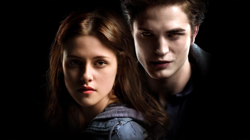 heterosexual couple, Robert Pattinson, looking at camera, women, Movie, young men, contemplation, black background, young couple, love, Bella Swan, portrait