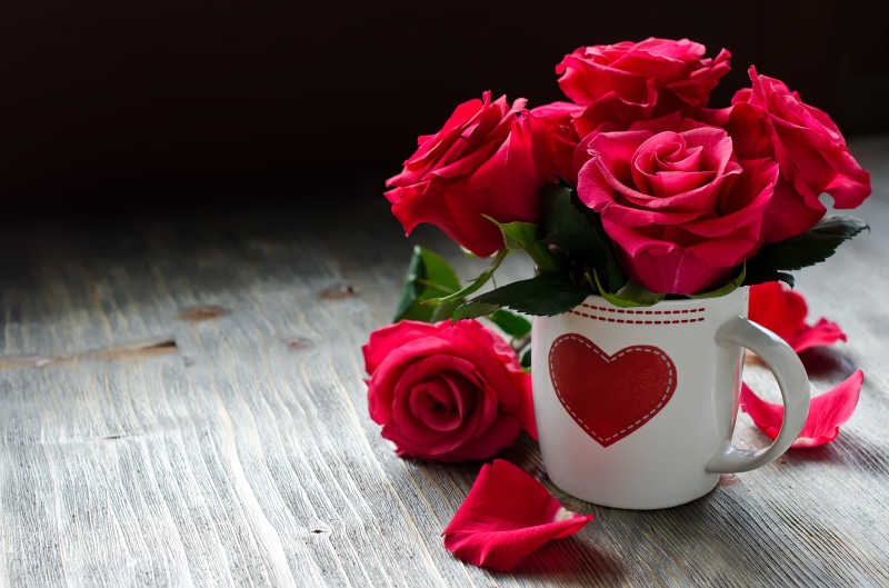 heart, cup, 4K, love, white, coffee, ceramic, flowers, rose, vase, red, roses