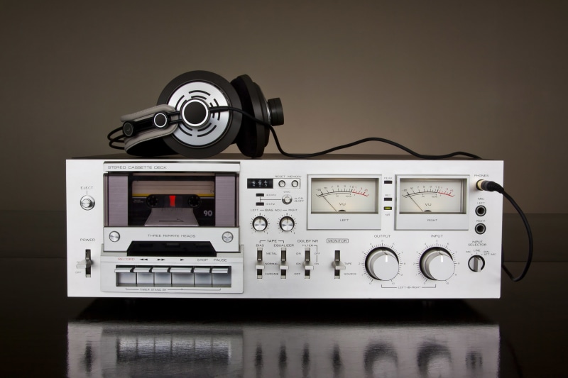 volume, machinery, close-up, broadcasting, silver, technology, listening, camera - photographic equipment, stationary, retro styled, recording Studio, digital camera