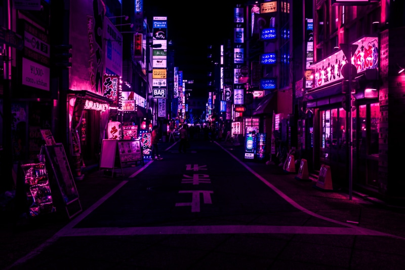 illuminated, shinjuku, outdoors, symbol, architecture, night, 4K, city life, city, street, road marking, direction, road, transportation, tokyo, nightlife