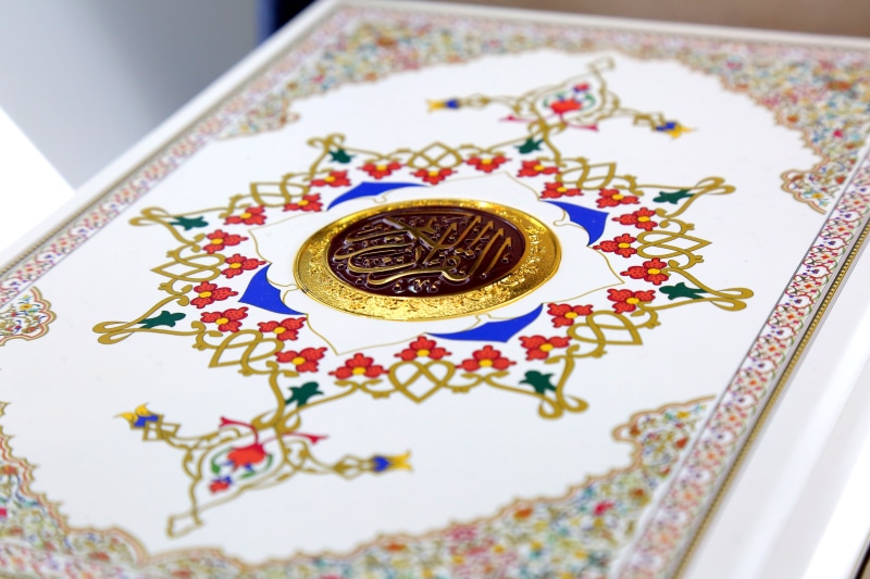 still life, god, hand, allah, close-up, cup, selective focus, holly quran, brown, religious, multi colored, indoors, table, prayer, horizontal, craft, 5K