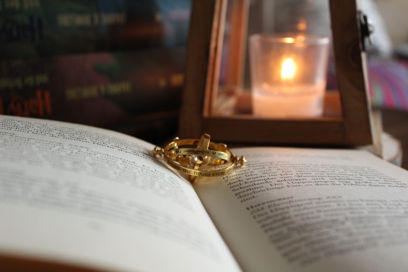 harry, harry potter, fantasy, literature, character, close-up, library, indoors, rowling, 5K, book, candle, selective focus, hogwarts, publication, read