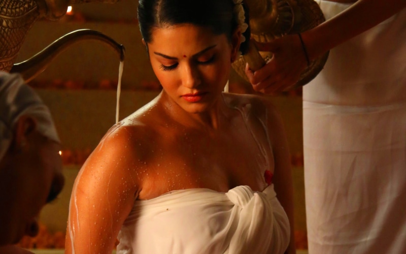 2K, contemplation, lee, sunny, one person, towel, front view, wedding, preparation, newlywed, bathes, bath, bollywood, white, celebration, women, Female Celebrities