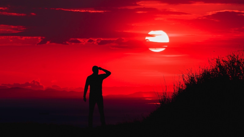 man, calm, atmosphere, red sky, looking far, sky, human, sunset, red, dusk, afterglow, ablaze, evening, darkness, horizon, silhouette, 4K